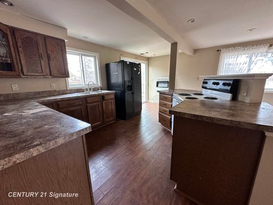 Interior, Kitchen, Recessed Lighting, Wood Texture Flooring