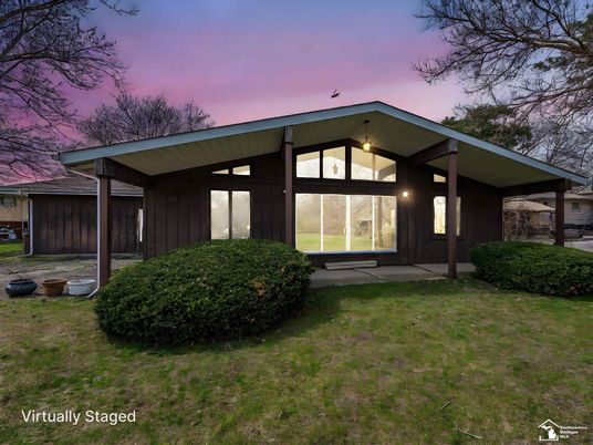 Backyard, Exterior, Facade, Modern