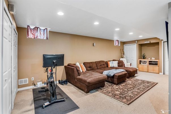 Fitness Equipment, Interior, Living room, Recessed Lighting