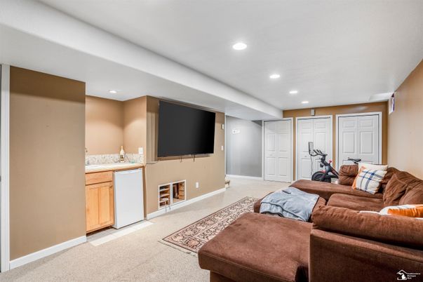 Fitness Equipment, Interior, Living room, Recessed Lighting