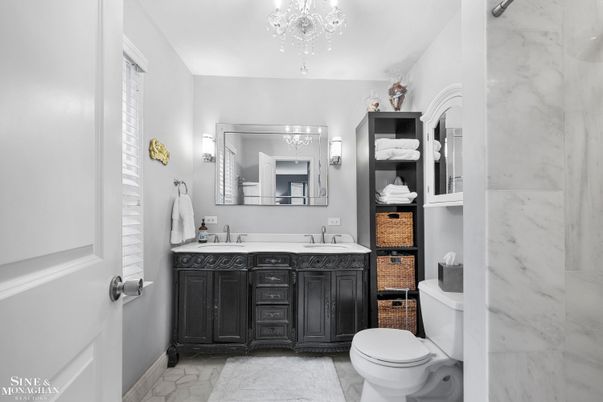Bathroom, Dual Sink Vanities, Interior
