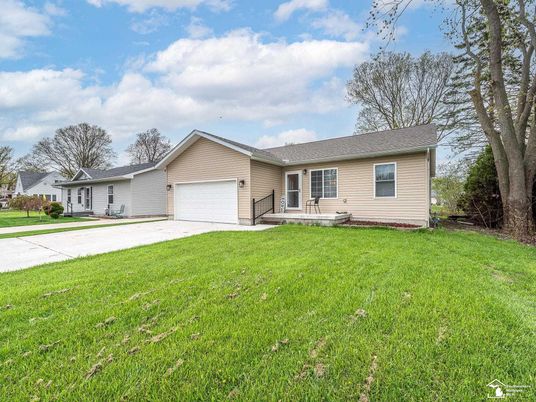 Attached, Backyard, Exterior, Facade, Brick Facade, Ranch