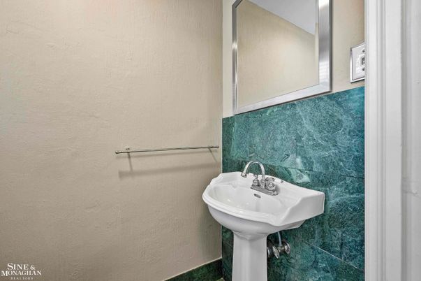 DE Listing image placeholder