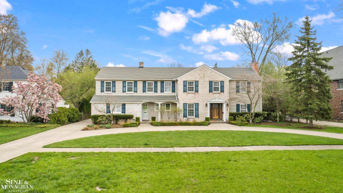 Attached, Backyard, Exterior, Facade, Brick Facade, Georgian