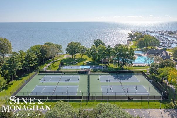 Exterior, Tennis Courts, Water
