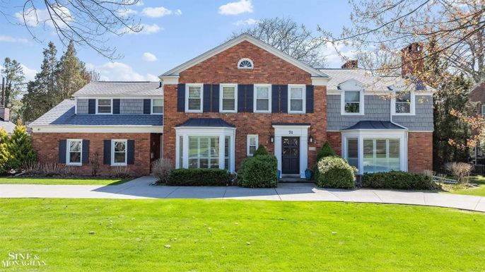 Exterior, Facade, Brick Facade, Brick Traditional