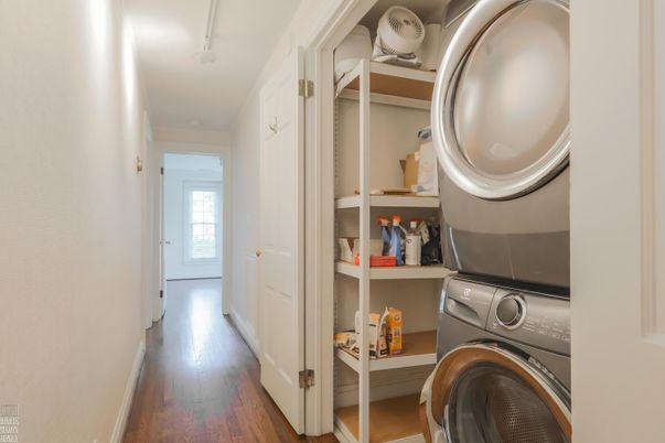 Interior, Utility Closets, Washer, Wood Texture Flooring