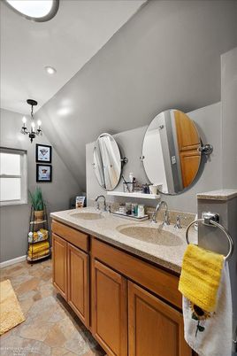 Bathroom, Dual Sink Vanities, Interior, Recessed Lighting