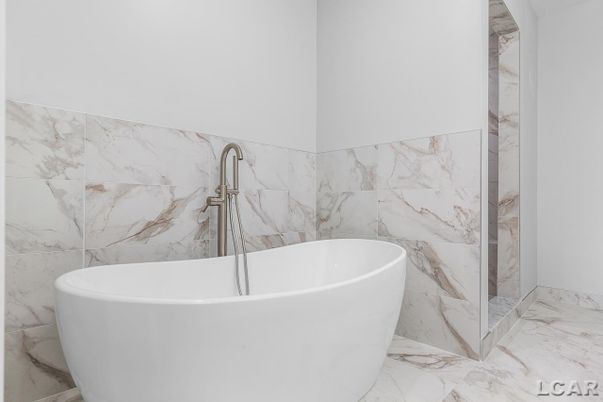 Bathroom, Free Standing Baths, Interior, Marble, Marble Walls