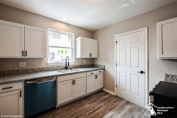 Interior, Kitchen, Recessed Lighting, Wood Texture Flooring