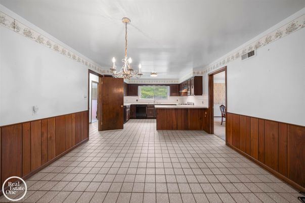 Chandelier, Interior, Kitchen