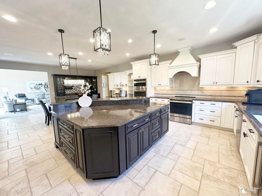 Dining room, Interior, Kitchen, Pendant Lights, Recessed Lighting, Stainless Steel Appliances