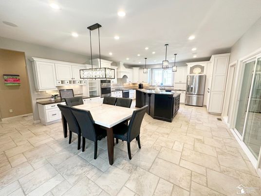 Dining room, Interior, Kitchen, Pendant Lights, Recessed Lighting, Stainless Steel Appliances