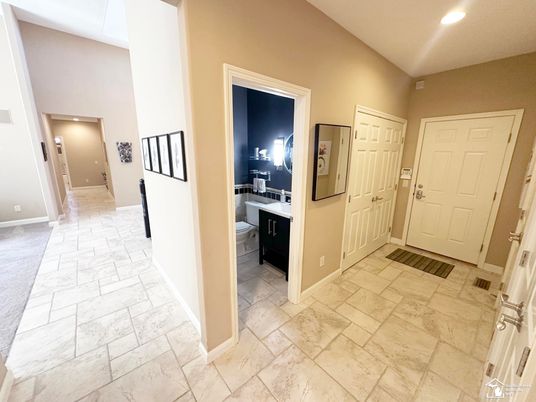 Bathroom, Interior, Recessed Lighting