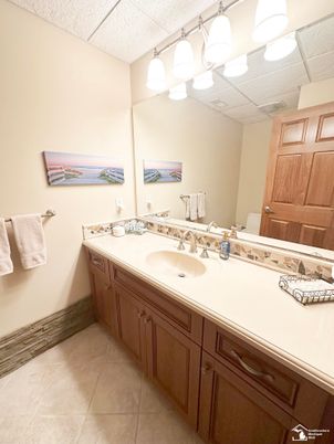 Bathroom, Dual Sink Vanities, Interior