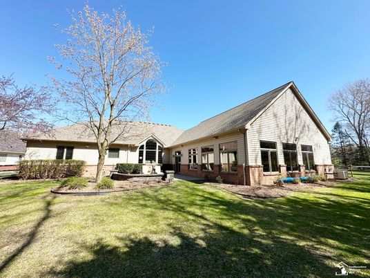 Backyard, Exterior, Facade, Brick Facade, Ranch