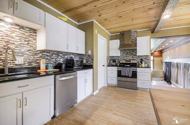 Interior, Kitchen, Recessed Lighting, Stainless Steel Appliances, Wooden Ceilings, Wood Texture Flooring