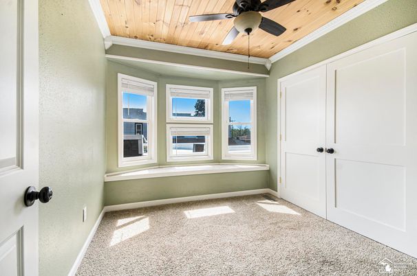 Empty room, Interior, Recessed Lighting, Wooden Ceilings