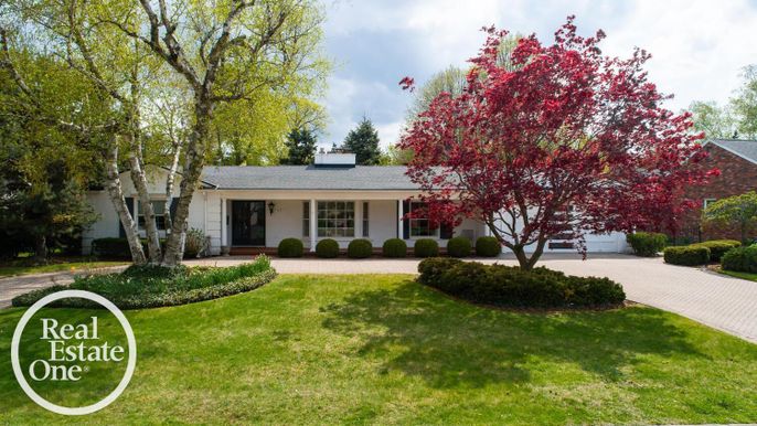 Backyard, Exterior, Facade, Ranch