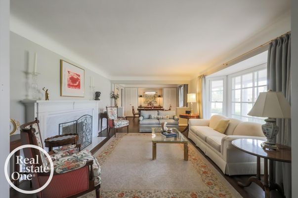 Fireplace, Interior, Living room