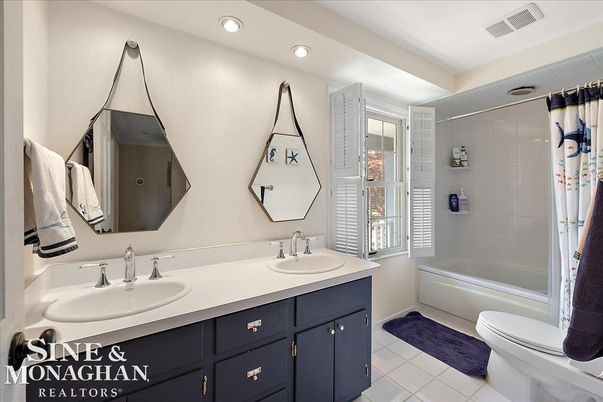 Bathroom, Dual Sink Vanities, Interior, Recessed Lighting