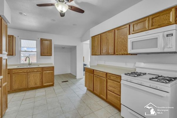 Interior, Kitchen, Recessed Lighting