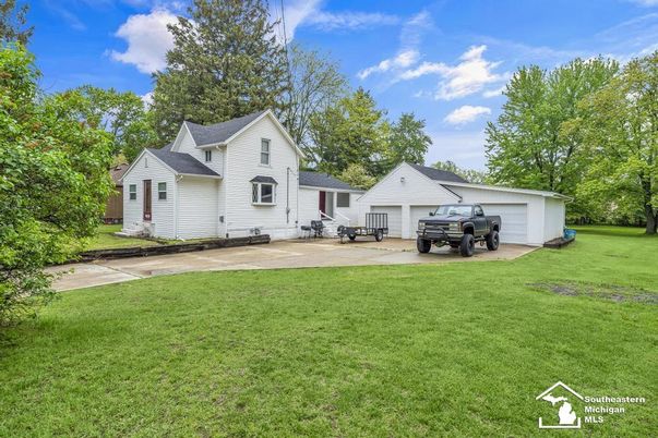 Backyard, Detached Garage, Exterior