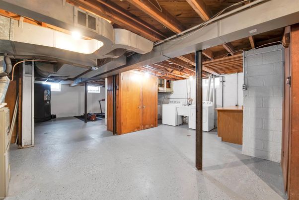 Interior, Washer, Wooden Beams