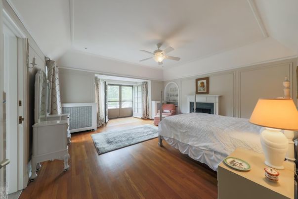 Bedroom, Fireplace, Interior, Wood Texture Flooring