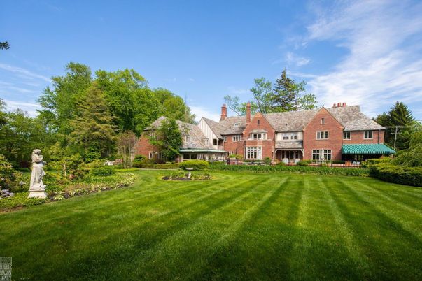 Backyard, Exterior, Facade, Brick Facade, French Provincial