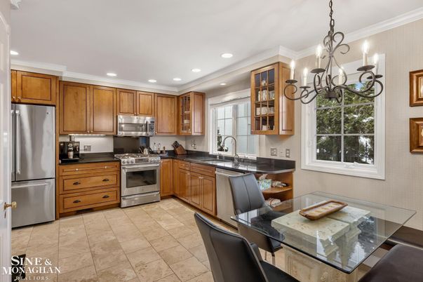 Dining room, Interior, Kitchen, Pendant Lights, Recessed Lighting, Stainless Steel Appliances