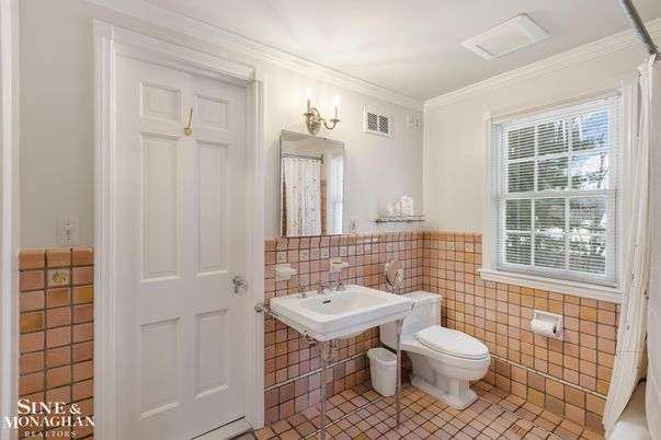 Bathroom, Interior