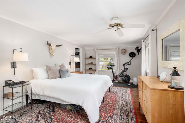 Bedroom, Fitness Equipment, Interior, Wood Texture Flooring