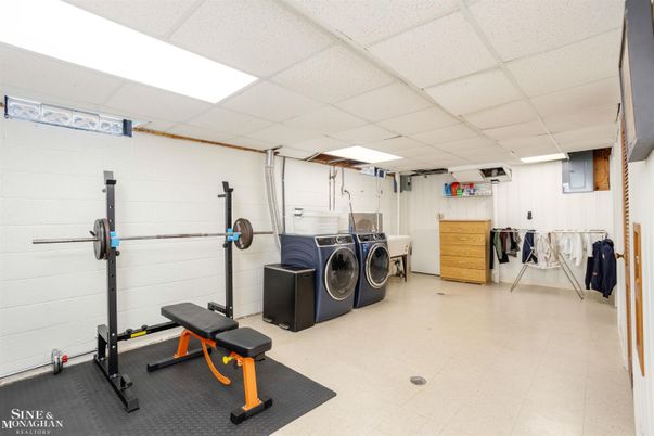 Fitness Equipment, Interior, Recessed Lighting, Washer