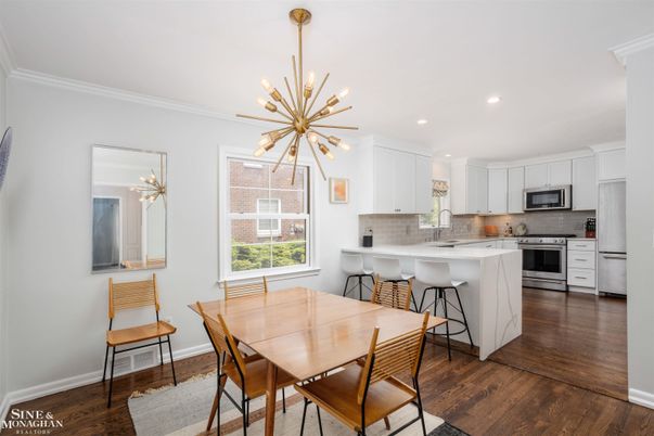 Dining room, Interior, Kitchen, Pendant Lights, Recessed Lighting, Stainless Steel Appliances, Wood Texture Flooring