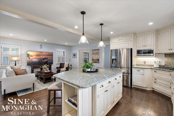 Dining room, Interior, Kitchen, Living room, Pendant Lights, Recessed Lighting, Stainless Steel Appliances, Wood Texture Flooring