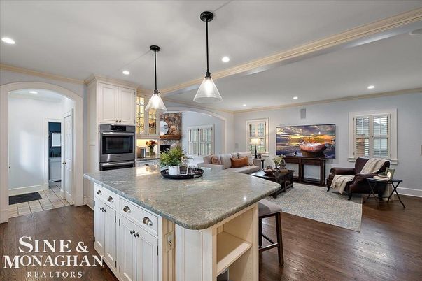 Interior, Kitchen, Living room, Pendant Lights, Recessed Lighting, Stainless Steel Appliances, Wood Texture Flooring