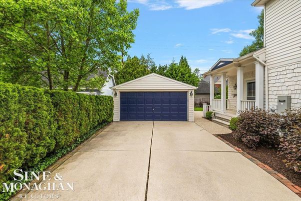 Detached Garage, Exterior