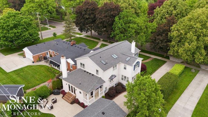 Exterior, Drone