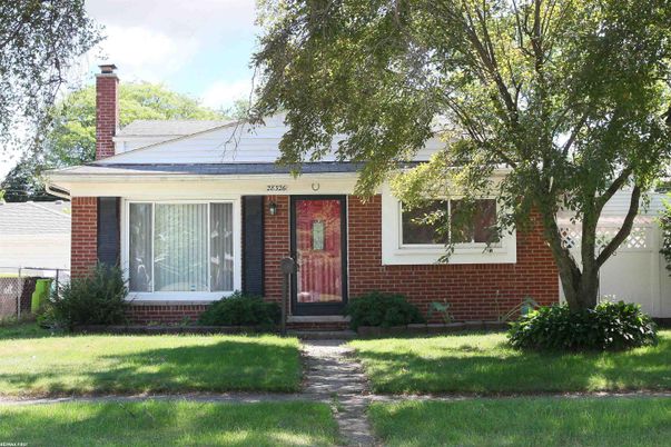 Exterior, Facade, Brick Facade, Split Level