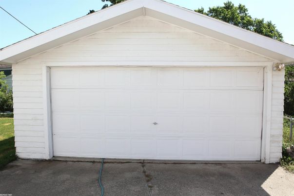 Detached Garage, Exterior