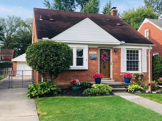 Exterior, Facade, Brick Facade, Cape Cod