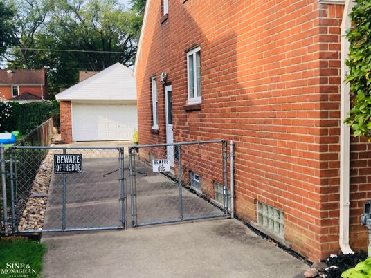 Detached Garage, Exterior