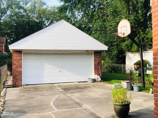Detached Garage, Exterior