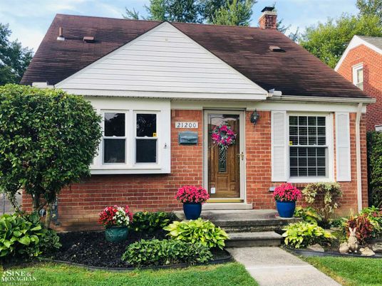 Exterior, Facade, Brick Facade, Cape Cod