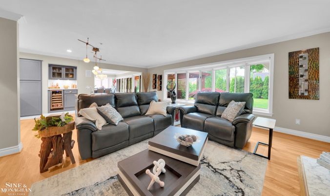 Interior, Kitchen, Living room, Pendant Lights, Recessed Lighting, Wood Texture Flooring