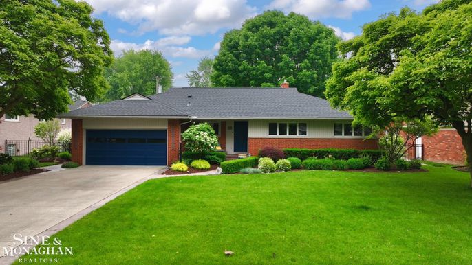 Attached, Exterior, Facade, Brick Facade, Ranch