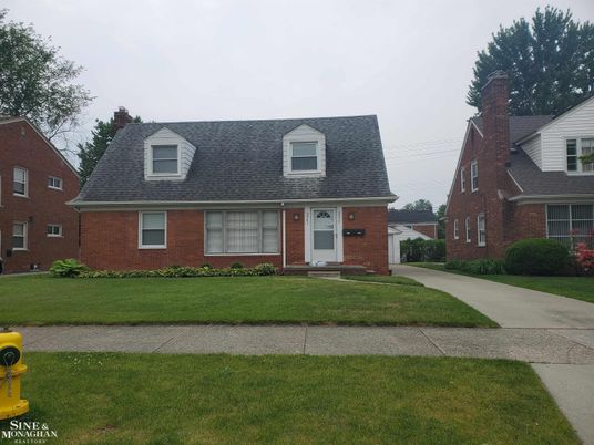 Exterior, Facade, Brick Facade, Cape Cod