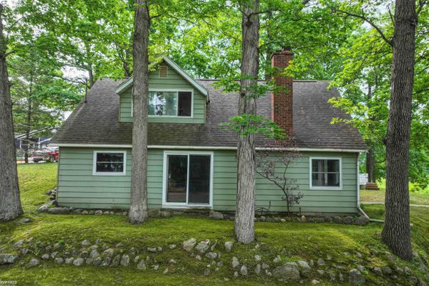 Exterior, Facade, Cape Cod