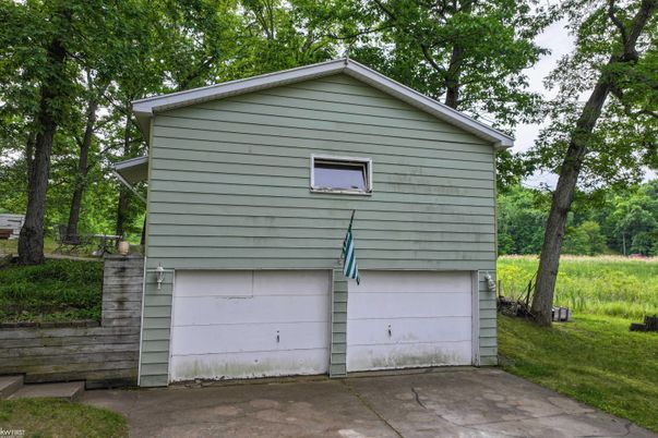 Detached Garage, Exterior